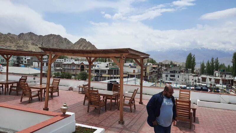 হোটেলের ছাদ 